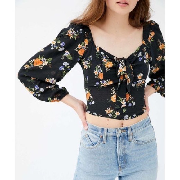 Urban Outfitters Black Floral Rosalind Puff Sleeve Crop Top - Picture 2 of 14